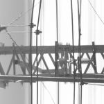 Изображение контактной сети в районе ригелевой опоры